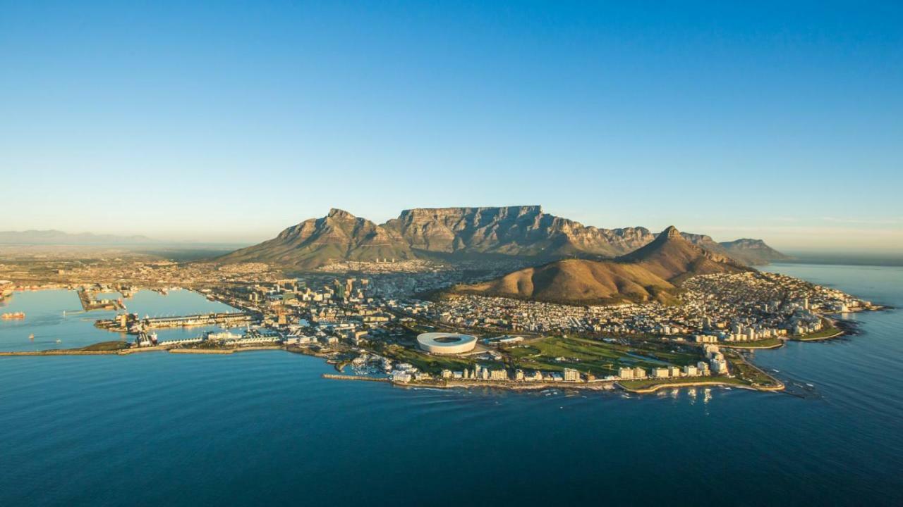 9 The Village Hout Bay Exterior photo